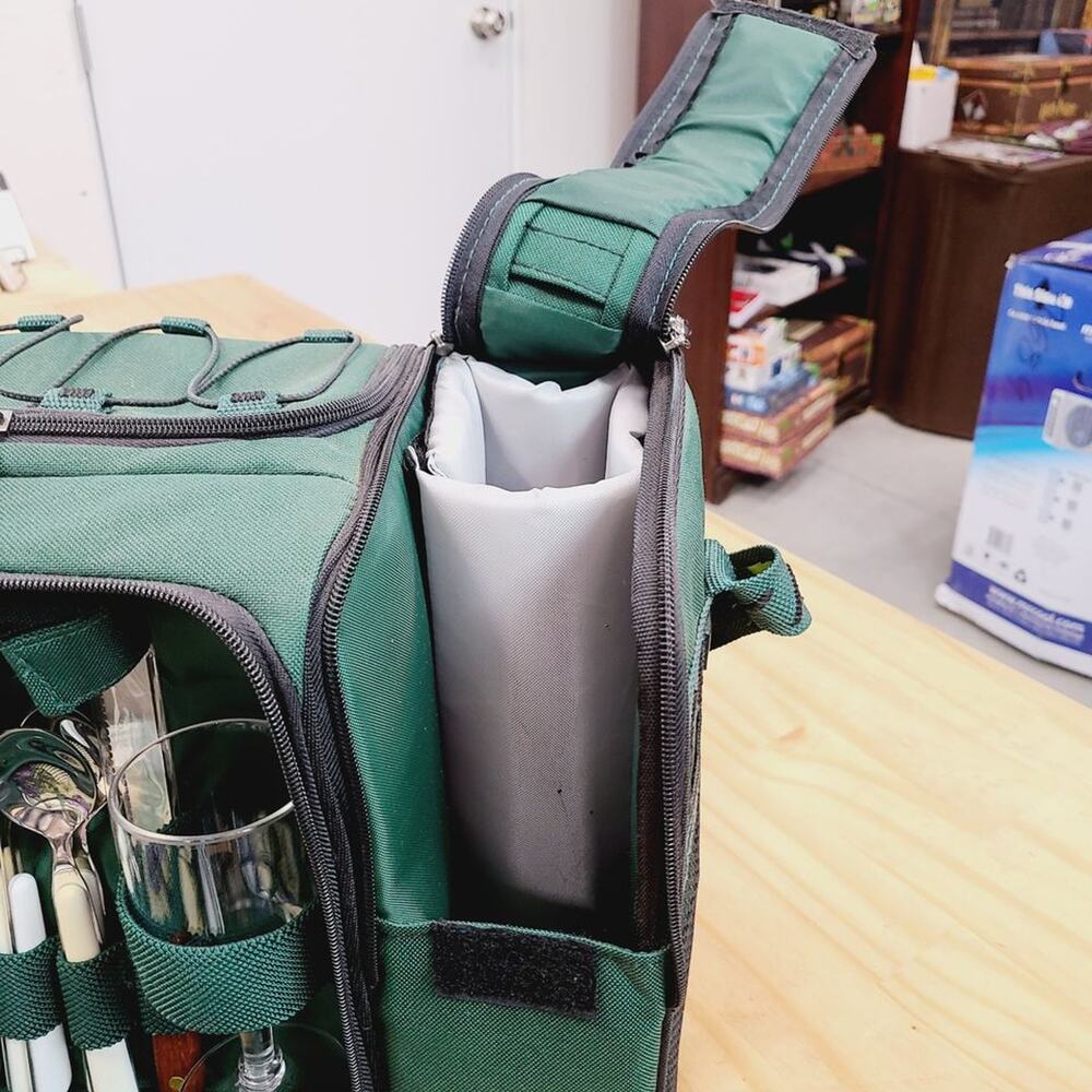 Insulated Picnic Duffle for 2, 'PICNIC TIME' Hunter Green, PRE-OWNED - Picture 7 of 8